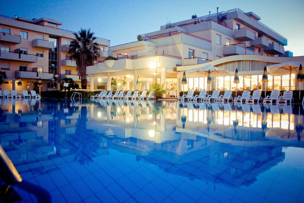 Ihr Residence Hotel Le Terrazze Grottammare Kültér fotó
