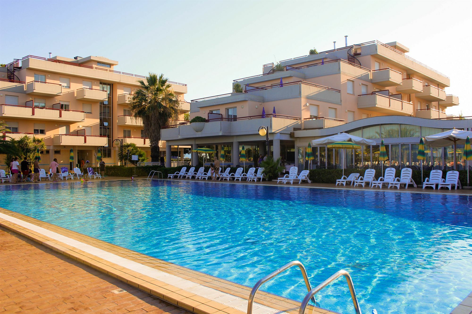 Ihr Residence Hotel Le Terrazze Grottammare Kültér fotó